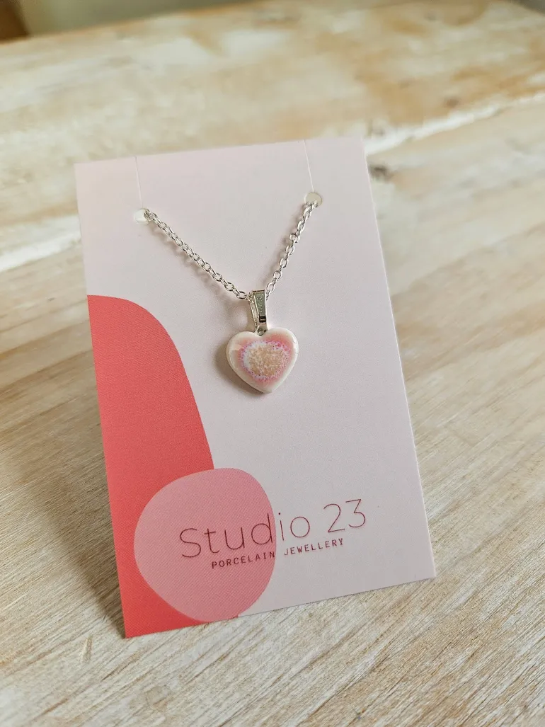 Danefæ Studio 23 Heart Pendant Pink | Dame Smykker