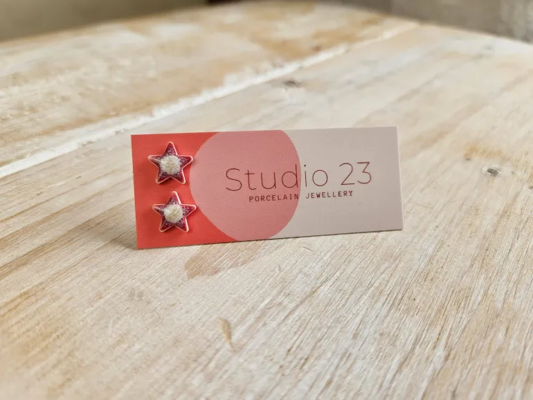 Danefæ Studio 23 Star Stud Earring Pair Burgundy/Navy | Dame Smykker